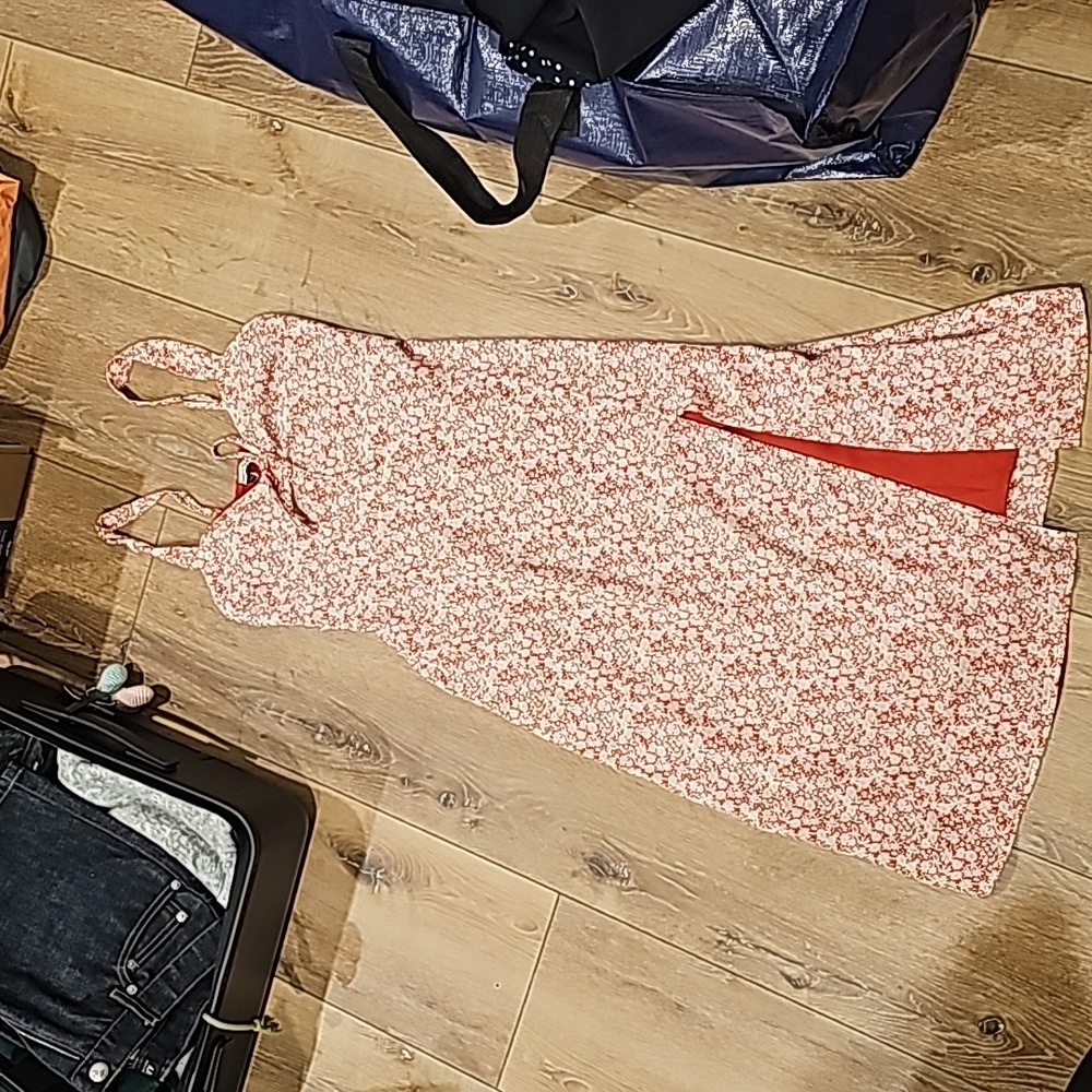 Abercrombie & Fitch Floral midi dress